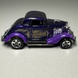 Hot Wheels '34 Ford Purple Hot Rod Coupe Die-Cast 1:64